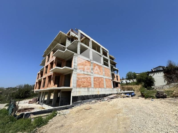 Тристаен апартамент в Варна, Левски - 181 кв.м за 1688 €/кв.м - Снимка #1