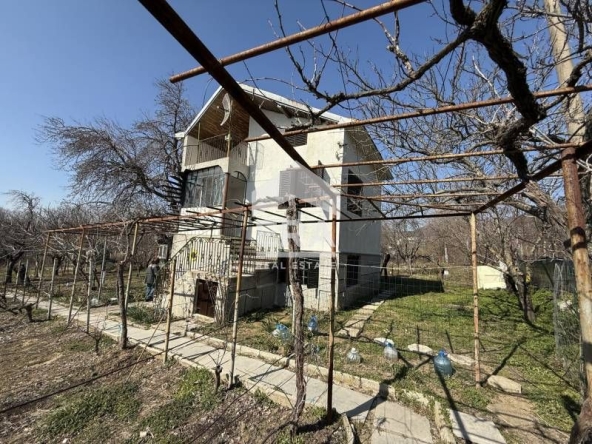 Дава се под наем Къща в Варна, м-т Сотира - 55 кв.м за 435 € - Снимка #1