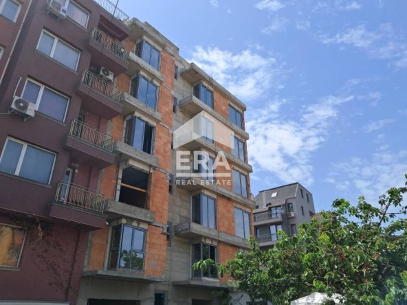 Тристаен апартамент в Варна, Погреби - 96 кв.м за 1407 €/кв.м - Снимка #1