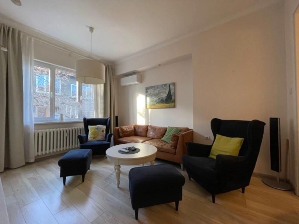 Дава се под наем Тристаен апартамент в София, Център - 90 кв.м за 1000 € - Снимка #1