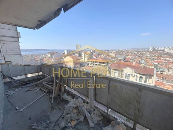 Тристаен апартамент в Варна, Автогара - 72 кв.м за 1181 €/кв.м - Снимка #1