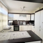 Дава се под наем Тристаен апартамент в Хасково, Център - 110 кв.м за 612 € - Снимка #1