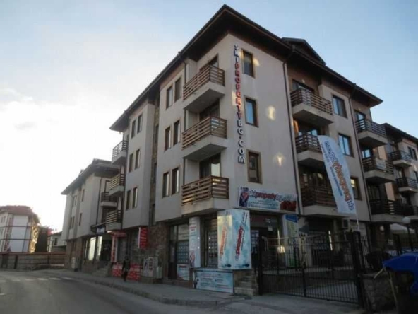 Дава се под наем Тристаен апартамент в Банско - 56 кв.м за 331.5 € - Снимка #1