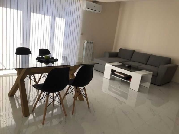 Дава се под наем Двустаен апартамент в София, Изгрев - 85 кв.м за 453.9 € - Снимка #1