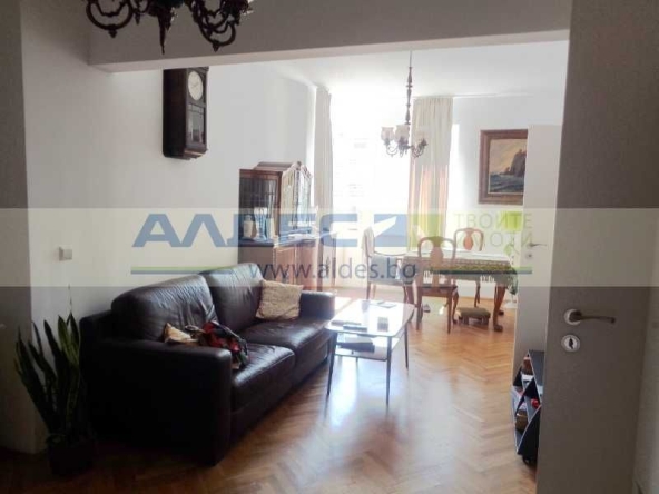 Дава се под наем Тристаен апартамент в София, Център - 100 кв.м за 918 € - Снимка #1