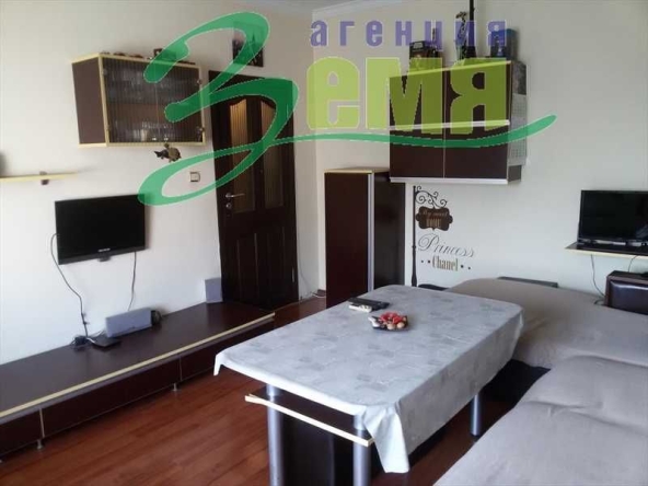 Дава се под наем Тристаен апартамент в Стара Загора, Железник - център - 67 кв.м за 306 € - Снимка #1