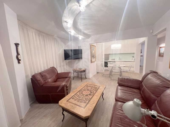 Тристаен апартамент в Поморие - 132 кв.м за 1508 €/кв.м - Снимка #1