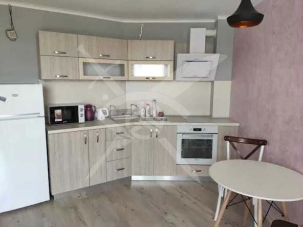 Дава се под наем Двустаен апартамент в Варна, Аспарухово - 68 кв.м за 425 € - Снимка #1