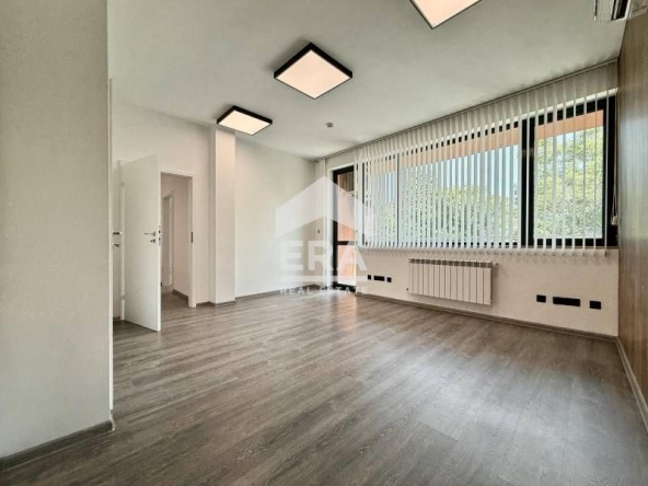 Дава се под наем Офис в София, Лозенец - 89 кв.м за 990 € - Снимка #1