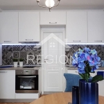 Дава се под наем Двустаен апартамент в Варна, Нептун - 60 кв.м за 510 € - Снимка #1