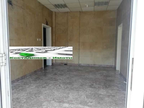 Дава се под наем Магазин в Пловдив, Кършияка - 48 кв.м за 357 € - Снимка #1