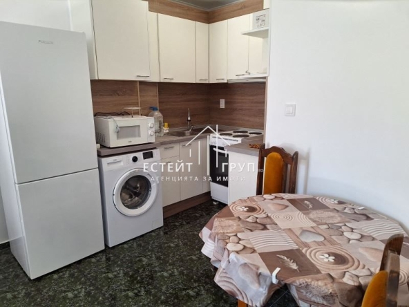 Дава се под наем Тристаен апартамент в Варна, Колхозен пазар - 70 кв.м за 612 € - Снимка #1