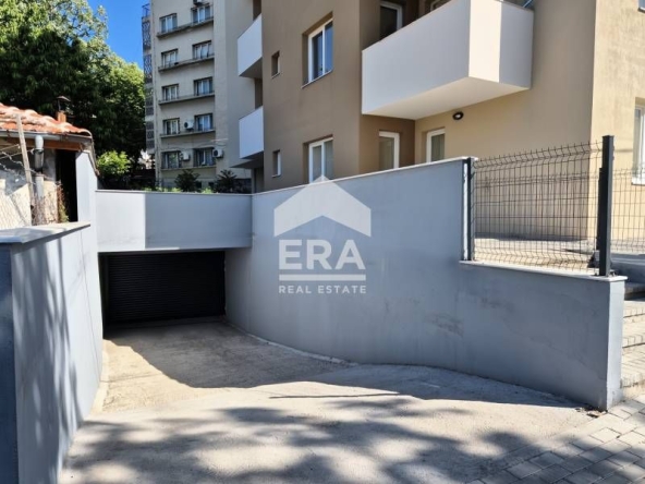 Дава се под наем Гараж / Паркомясто в Кърджали, Център - 22 кв.м за 51 € - Снимка #1