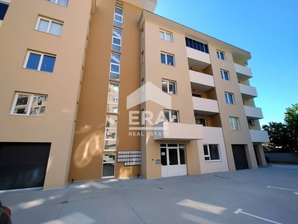 Тристаен апартамент в Кърджали, Център - 100 кв.м за 1000 €/кв.м - Снимка #1