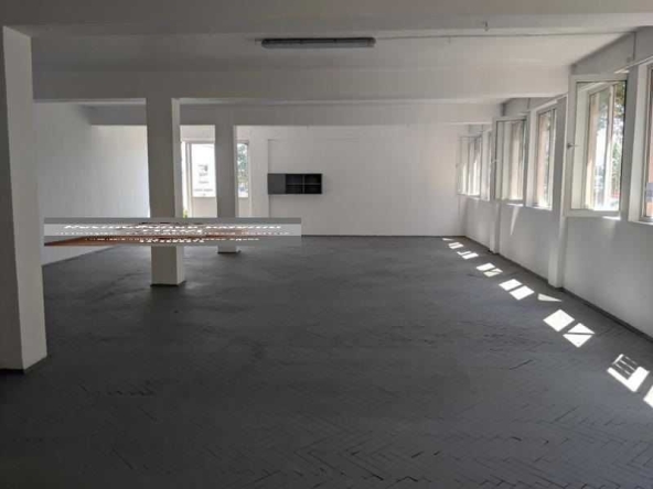 Дава се под наем Промишлена сграда в Пловдив, Индустриална зона - Тракия - 200 кв.м за 612 € - Снимка #1