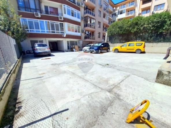 Дава се под наем Гараж / Паркомясто в Варна, Цветен квартал - 13 кв.м за 102 € - Снимка #1