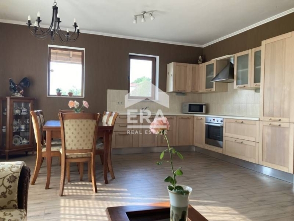 Къща в с. Здравец, Област Варна - 187 кв.м за 2246 €/кв.м - Снимка #1
