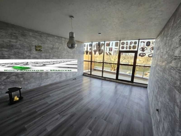 Дава се под наем Офис в Пловдив, Тракия - 98 кв.м за 663 € - Снимка #1