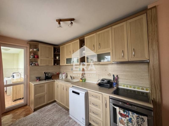 Тристаен апартамент в Русе, Дружба 2 - 111 кв.м за 1485 €/кв.м - Снимка #1