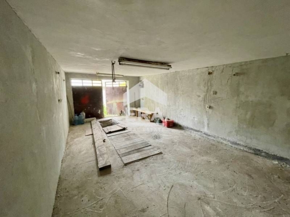 Гараж / Паркомясто в Русе, Широк център - 28 кв.м за 1000 €/кв.м - Снимка #1