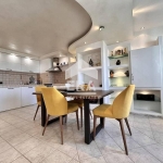 Дава се под наем Тристаен апартамент в София, Гоце Делчев - 80 кв.м за 690 € - Снимка #1