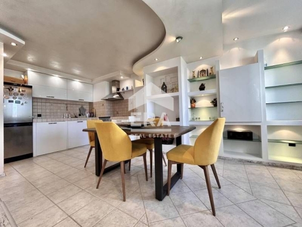 Дава се под наем Тристаен апартамент в София, Гоце Делчев - 80 кв.м за 690 € - Снимка #1