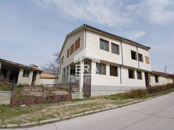 Магазин в с. Добрина, Област Варна - 160 кв.м за 750 €/кв.м - Снимка #1