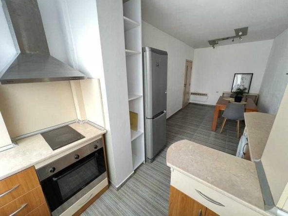 Дава се под наем Тристаен апартамент в Бургас, Център - 75 кв.м за 459 € - Снимка #1