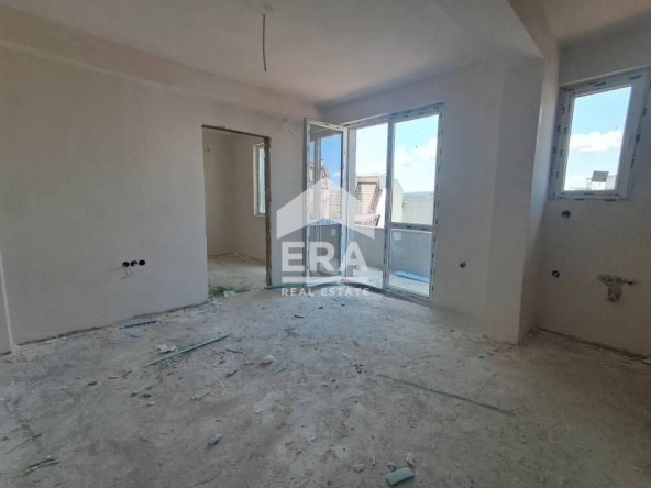 Двустаен апартамент в Варна, Погреби - 55 кв.м за 1619 €/кв.м - Снимка #1