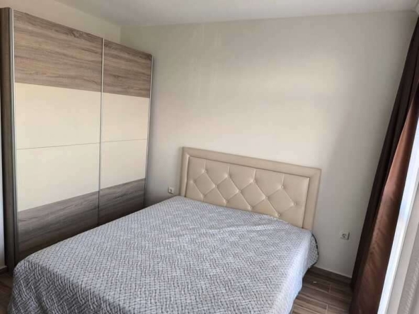 Дава се под наем Двустаен апартамент в Плевен, Идеален център - 70 кв.м за 255 € - Снимка #1