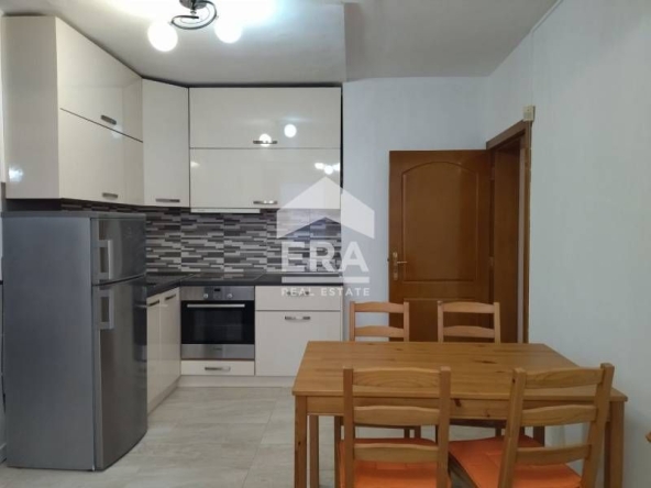 Дава се под наем Тристаен апартамент в София, Белите брези - 137 кв.м за 800 € - Снимка #1