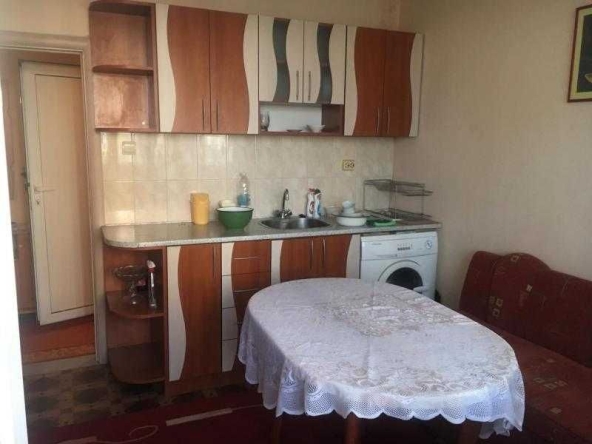 Дава се под наем Едностаен апартамент в Бургас, Славейков - 44 кв.м за 331.5 € - Снимка #1