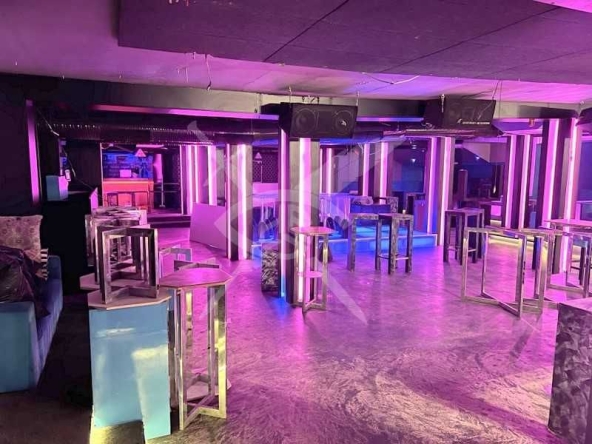 Заведение в Бургас, Център - 777 кв.м за 1101 €/кв.м - Снимка #1