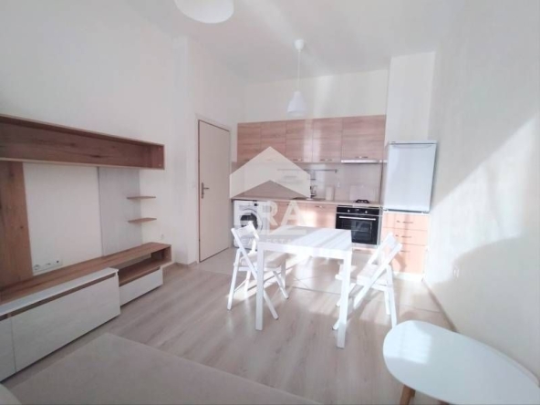 Дава се под наем Двустаен апартамент в Варна, Конфуто - 46 кв.м за 409 € - Снимка #1