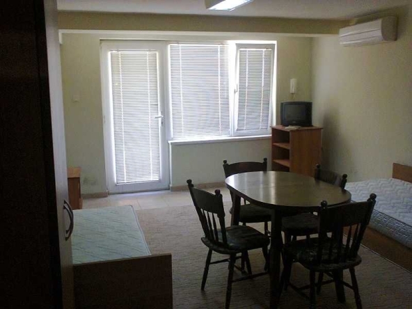 Дава се под наем Едностаен апартамент в Варна, Базар Левски - 25 кв.м за 73000 € - Снимка #1