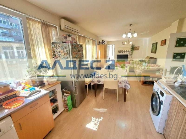 Тристаен апартамент в София, Център - 102 кв.м за 3079 €/кв.м - Снимка #1