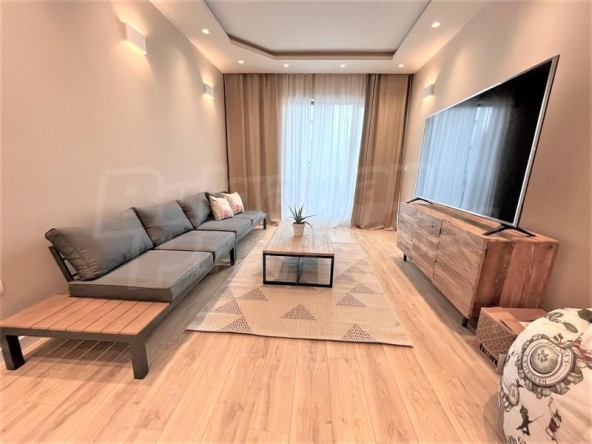 Дава се под наем Двустаен апартамент в Елена - 52 кв.м за 918 € - Снимка #1