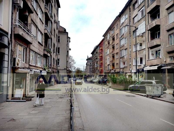 Дава се под наем Двустаен апартамент в София, Център - 77 кв.м за 397.8 € - Снимка #1