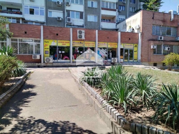 Дава се под наем Магазин в Силистра, Център - 264 кв.м за 1330 € - Снимка #1