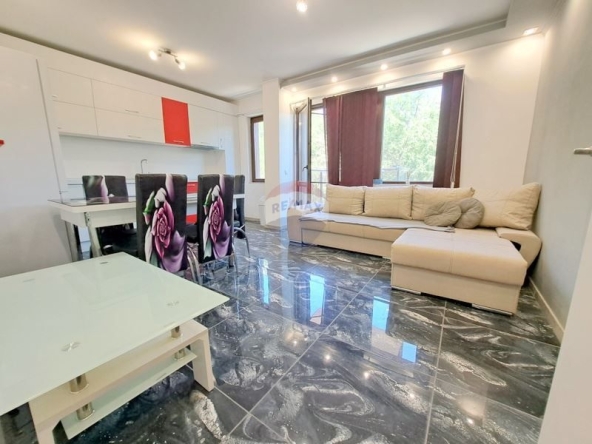 Дава се под наем Двустаен апартамент в Варна, Младост 1 - 54 кв.м за 382.5 € - Снимка #1