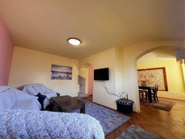 Дава се под наем Тристаен апартамент в Бургас, Възраждане - 110 кв.м за 510 € - Снимка #1