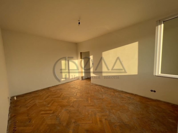 Тристаен апартамент в София, Борово - 90 кв.м за 1945 €/кв.м - Снимка #1