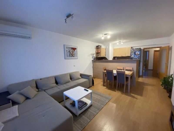 Дава се под наем Двустаен апартамент в София, Витоша - 68 кв.м за 462 € - Снимка #1