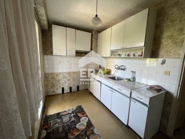 Дава се под наем Двустаен апартамент в Русе, Родина 2 - 65 кв.м за 137.7 € - Снимка #1