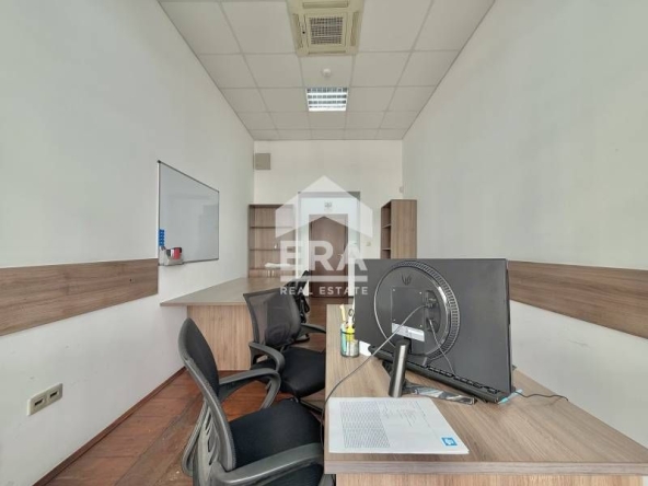 Дава се под наем Офис в София, Център - 31 кв.м за 350 € - Снимка #1