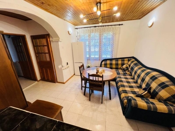 Дава се под наем Къща в Божурище - 60 кв.м за 650 € - Снимка #1