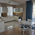 Дава се под наем Тристаен апартамент в Пловдив, Остромила - 120 кв.м за 700 € - Снимка #1