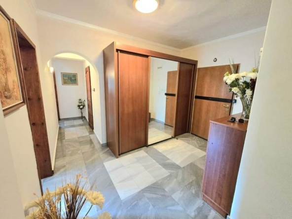 Тристаен апартамент в София, Младост 2 - 98 кв.м за 2745 €/кв.м - Снимка #1
