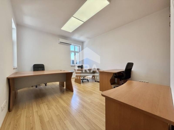 Дава се под наем Офис в София, Център - 92 кв.м за 1656 € - Снимка #1