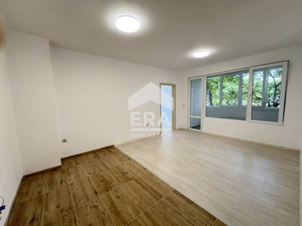 Тристаен апартамент в Варна, Трошево - 56 кв.м за 2606 €/кв.м - Снимка #1